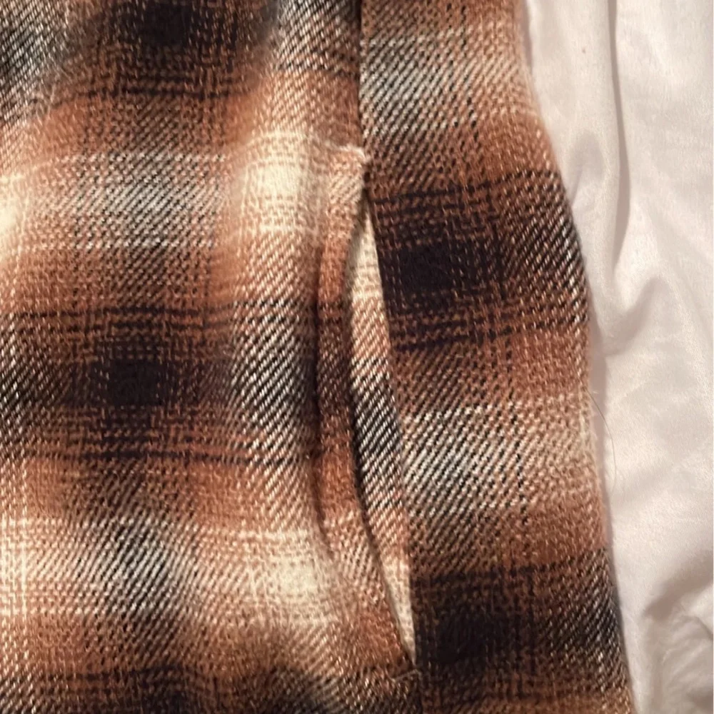 Shacket - Picture 2 of 3